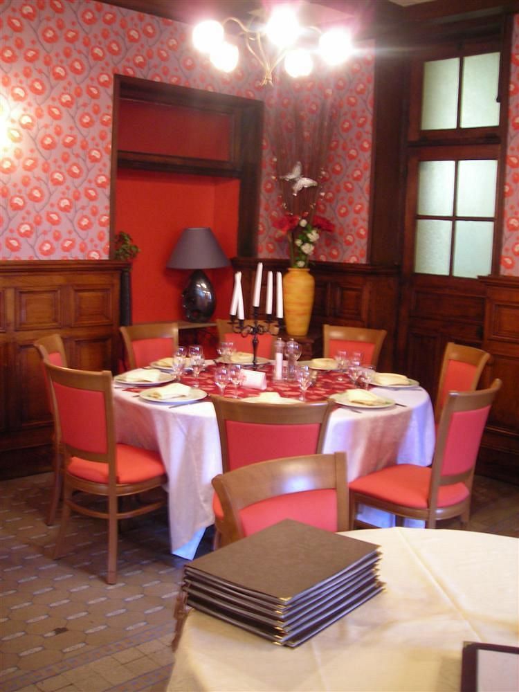 Logis Hotel De France Restaurant Grill Domfront  Bagian luar foto