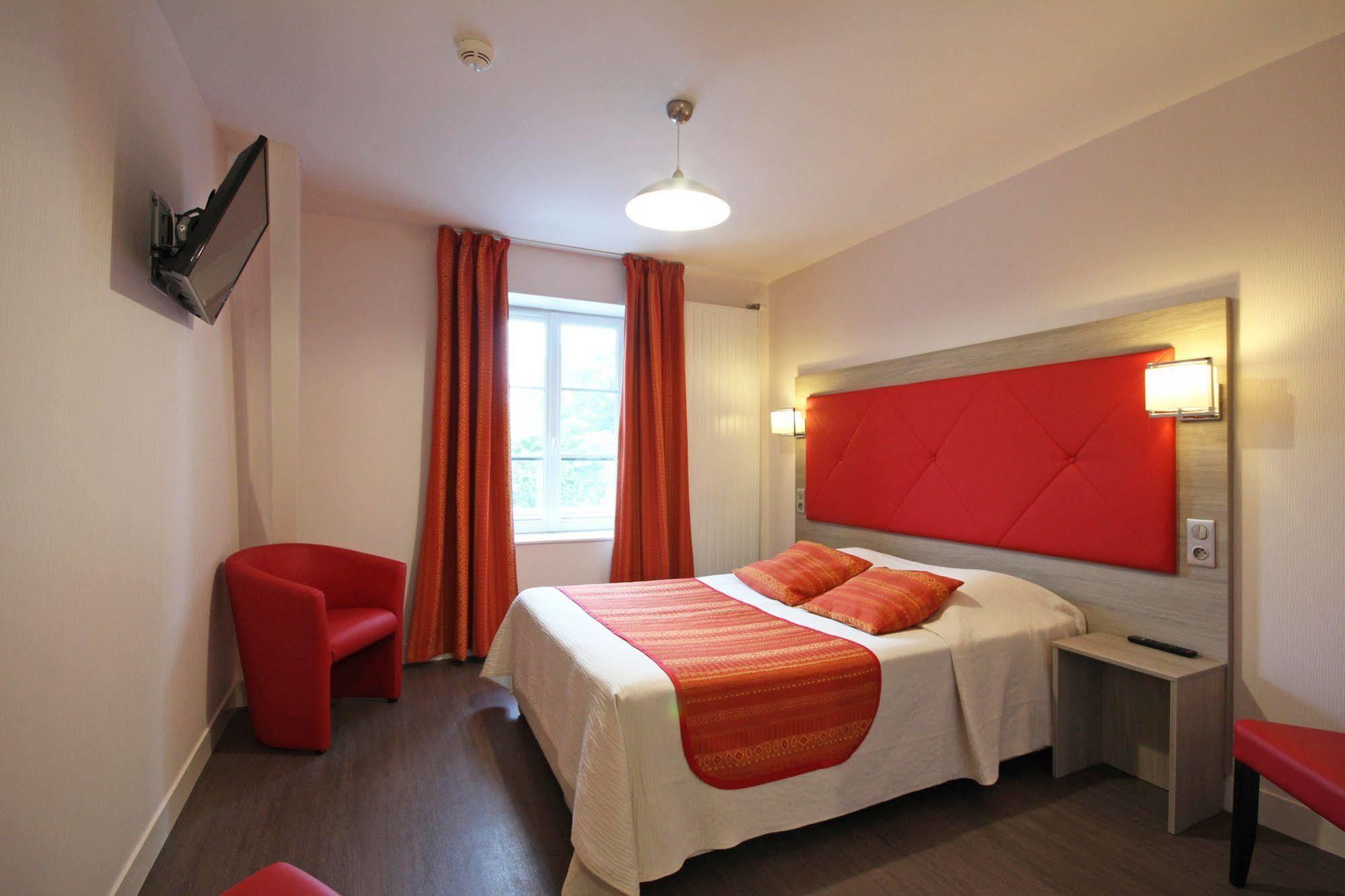 Logis Hotel De France Restaurant Grill Domfront  Bagian luar foto