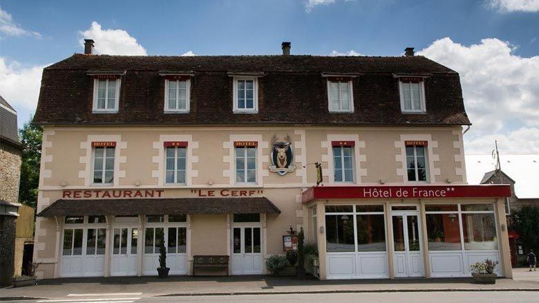 Logis Hotel De France Restaurant Grill Domfront  Bagian luar foto